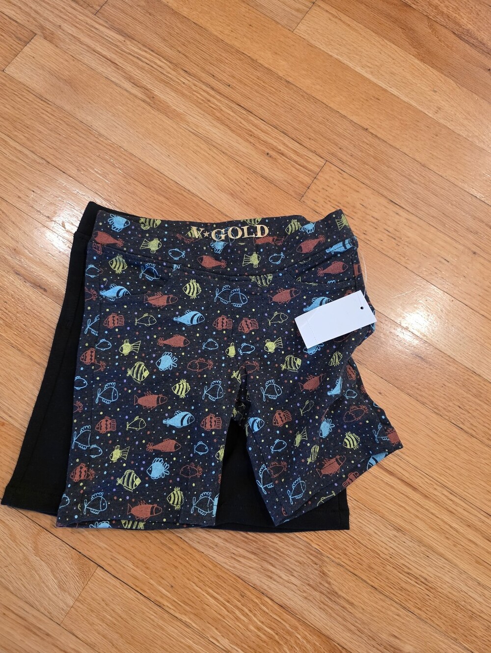 V Gold Shorts Pair